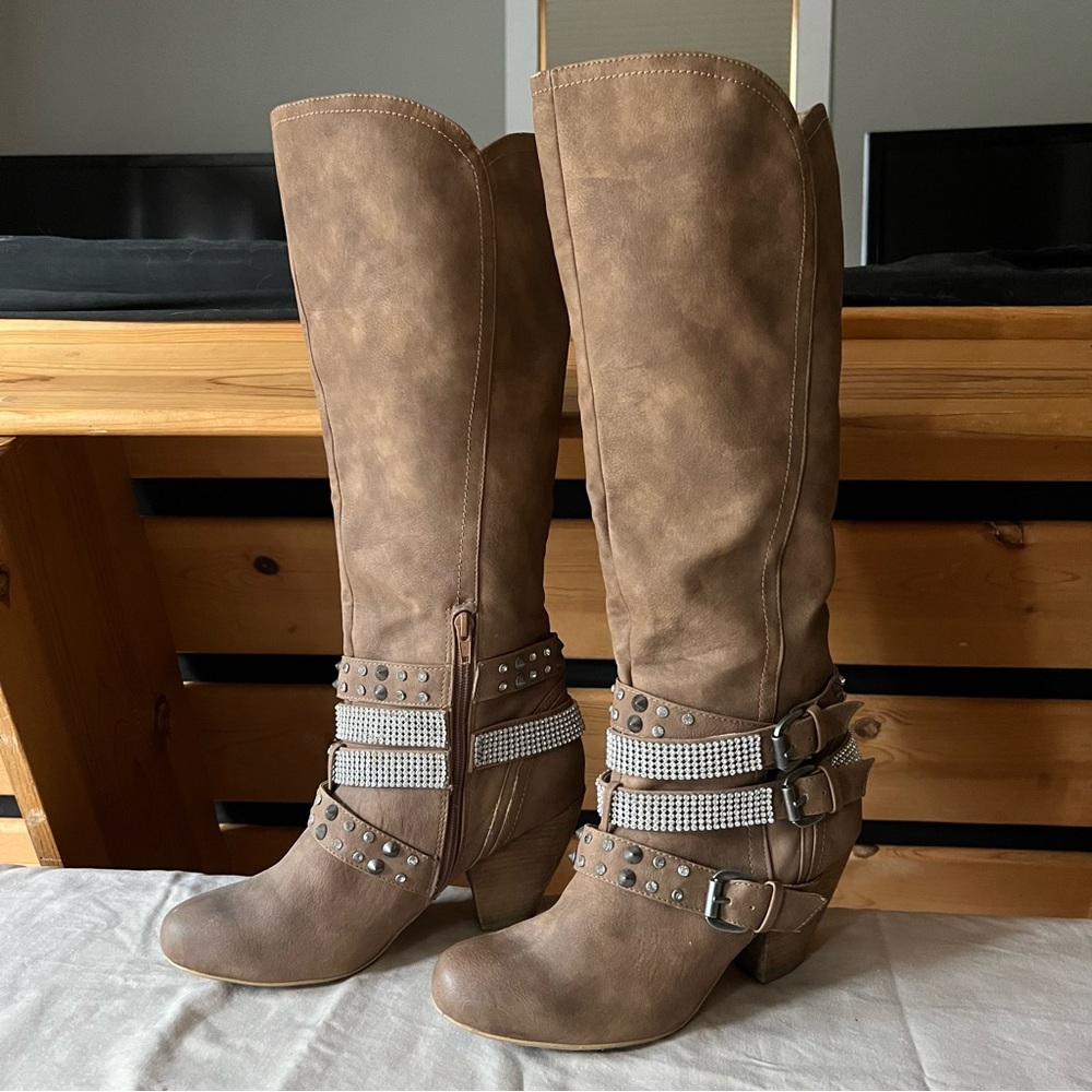 Buckle Women’s Not Rated Size 10 Knee High Boots